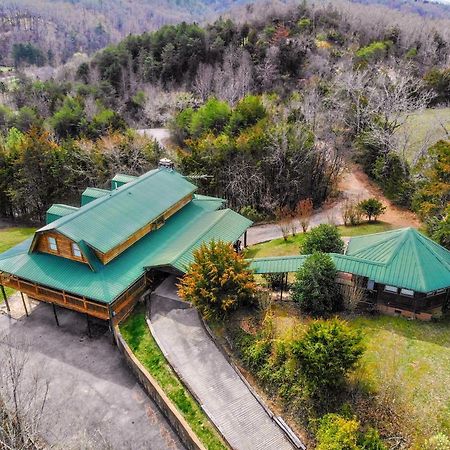 Smoky Bear Lodge With Guest House, Hot Tub, 1089 Free Tickets Each Paid Day, Dollywood And More Sevierville Exteriör bild