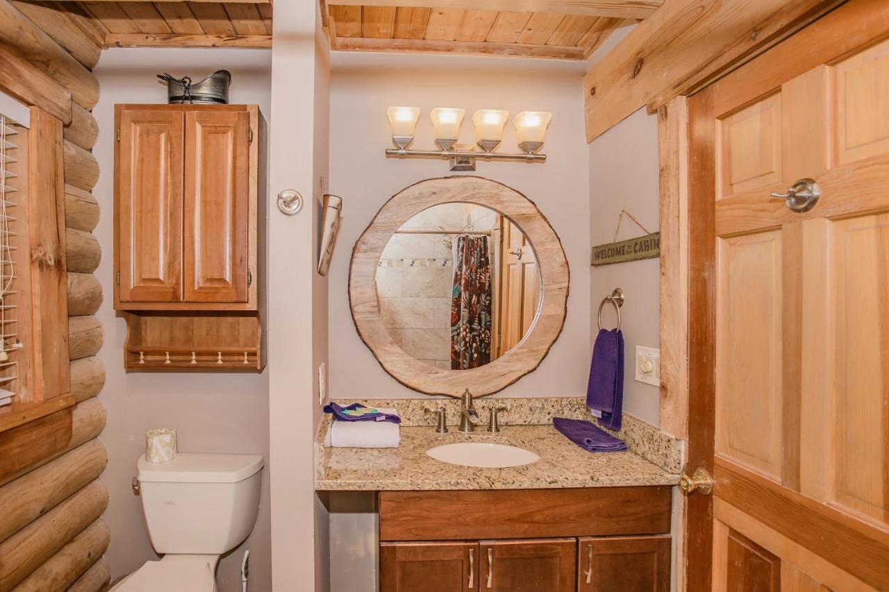 Smoky Bear Lodge With Guest House, Hot Tub, 1089 Free Tickets Each Paid Day, Dollywood And More Sevierville Exteriör bild